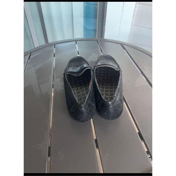 Vionic Chill Larrun Loafers Black Leather Snake Print Pull On US 7 - Picture 10 of 11